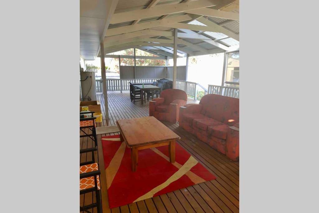Leeward 'Tranquil Beachfront' Kingscote Exteriör bild